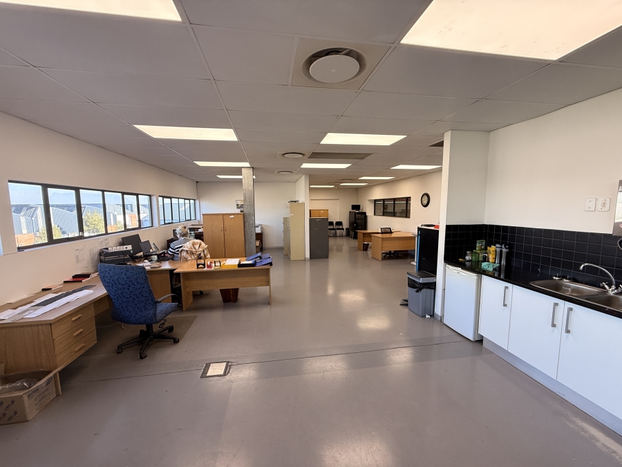 To Let Commercial Property for Rent in Rivergate Western Cape